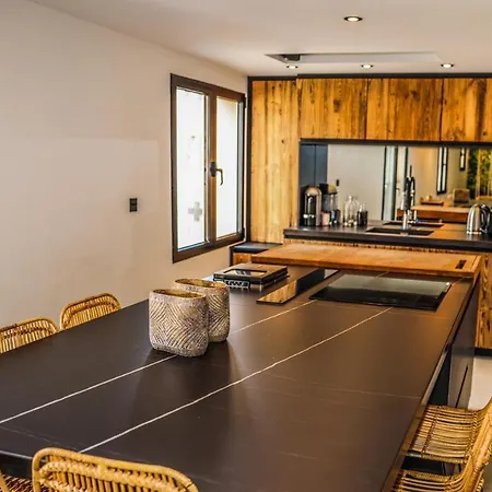 Casa Jungle ! Superb Duplex Apartment, Place Des Lices ! Apartment