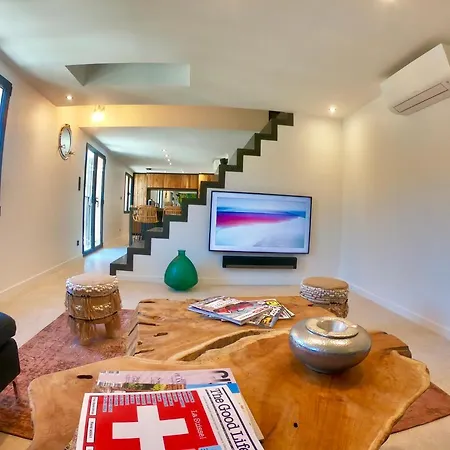 Casa Jungle ! Superb Duplex Apartment, Place Des Lices ! Апартаменты *